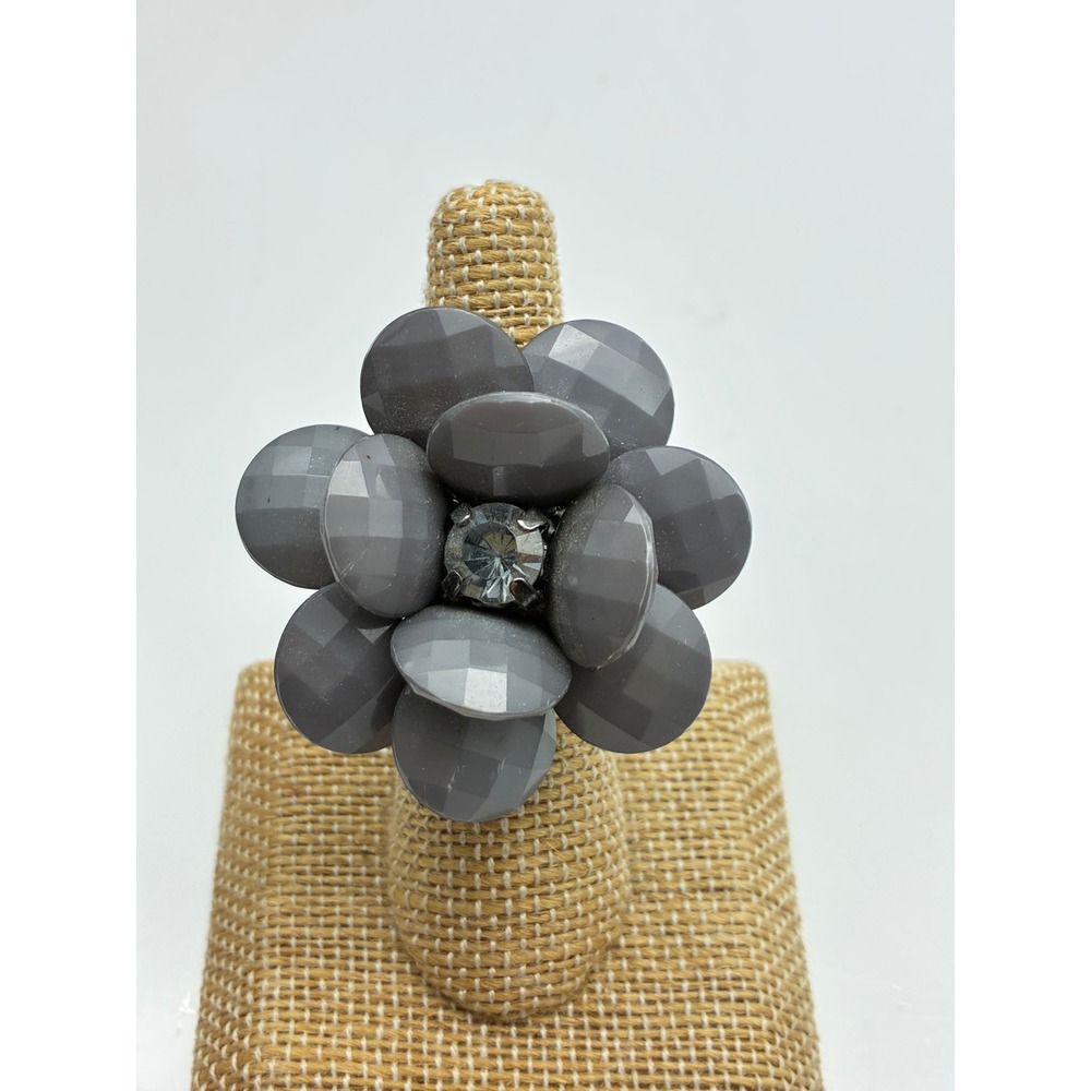 Statement Stretch Rings Lot of 3 Silver Cluster Grey Flower Autumn Beaded - Picture 7 of 13